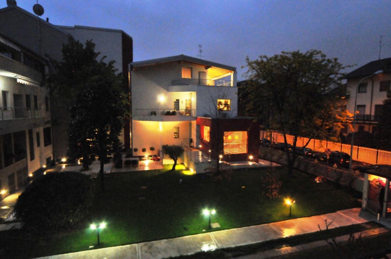 Flatmilan Otel Cernusco Sul Naviglio Dış mekan fotoğraf